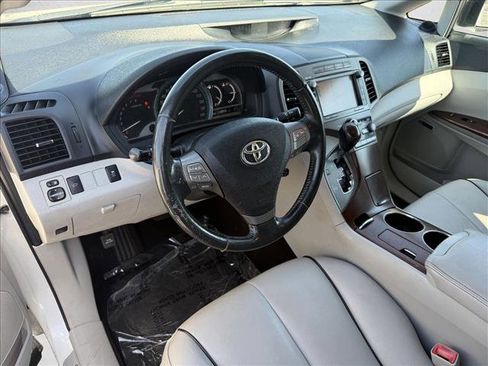 Used 2010 Toyota Venza image 12