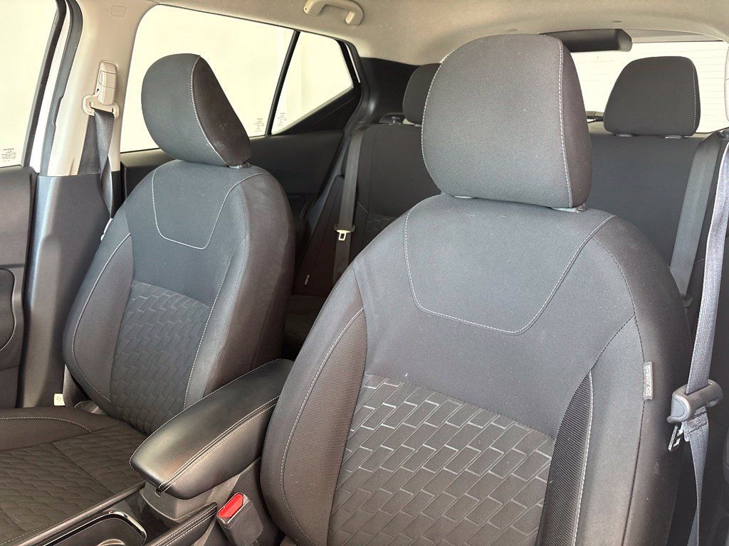 Used 2023 Nissan Kicks SV FWD image 26