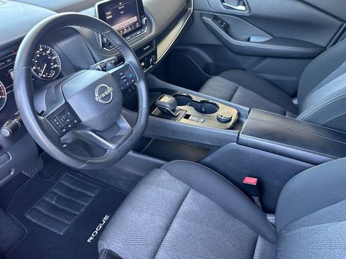 Used 2025 Nissan Rogue SV AWD/4WD image 4