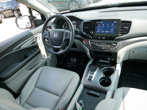 Used 2023 Honda Ridgeline RTL-E image 9