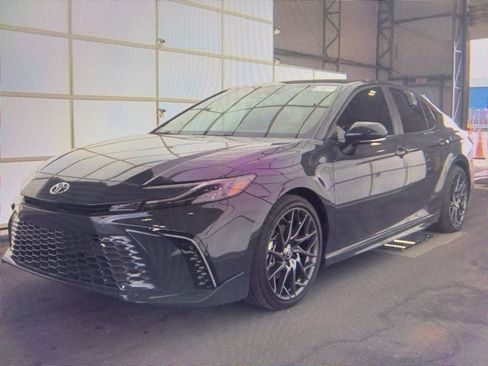 Used 2025 Toyota Camry XSE FWD image 1