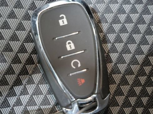 Used 2025 Chevrolet Trax LT FWD image 27