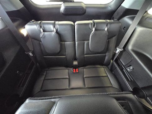 Used 2021 Ford Explorer Limited w/ Equipment Group 301A image 23