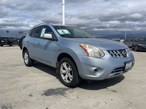 Used 2011 Nissan Rogue SV FWD image 1