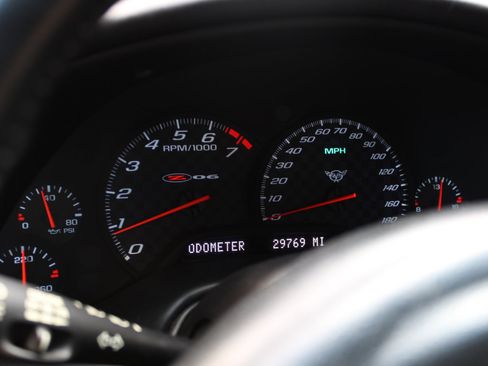 Used 2002 Chevrolet Corvette Z06 w/ Memory Pkg image 10