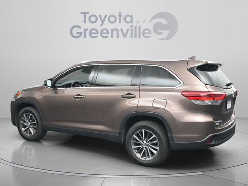 Used 2019 Toyota Highlander XLE image 7