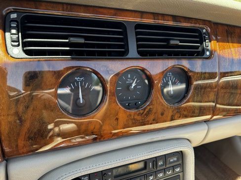 Used 2000 Jaguar XK8 BASE image 32