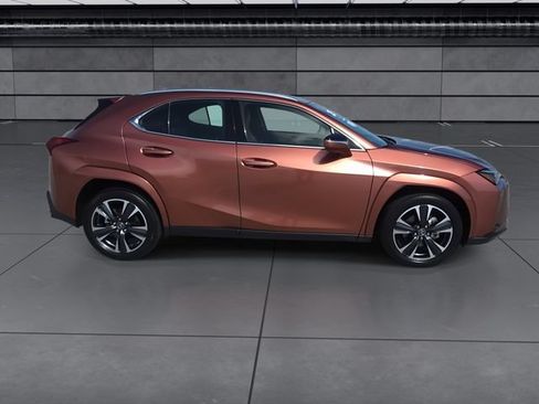 Used 2025 Lexus UX 300h FWD w/ Accessory Package (Z1) image 9