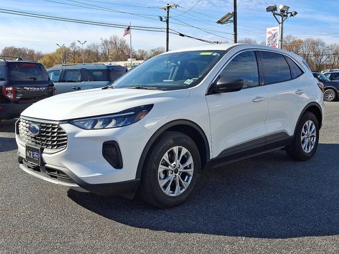 Certified 2023 Ford Escape Active image 3