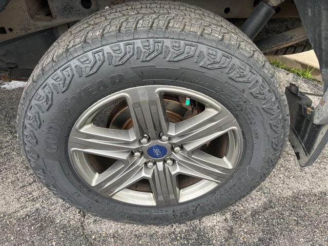 Used 2020 Ford F150 Lariat w/ Equipment Group 502A Luxury AWD/4WD image 23