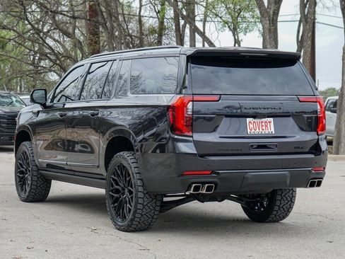 New 2026 GMC Yukon XL Denali w/ Denali Reserve Package image 5