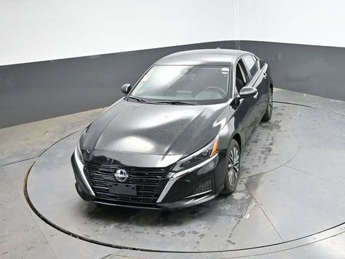 Used 2024 Nissan Altima 2.5 SV AWD/4WD image 36