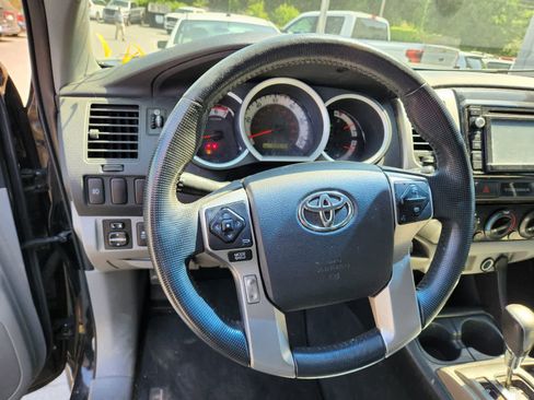 Used 2015 Toyota Tacoma 4x4 Double Cab w/ SR5 Package image 13