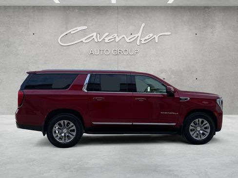 Used 2022 GMC Yukon XL Denali image 17