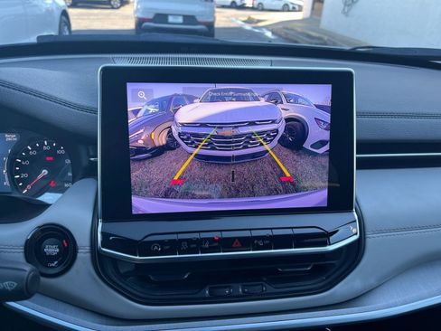 Used 2025 Jeep Compass Limited image 20