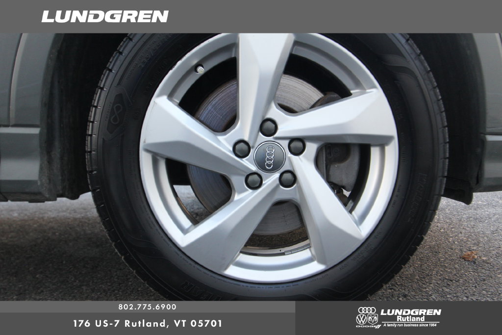 Used 2020 Audi Q3 2.0T Premium w/ Convenience Package AWD/4WD image 32