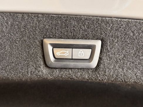 Used 2022 BMW 750i xDrive w/ Executive Package image 41