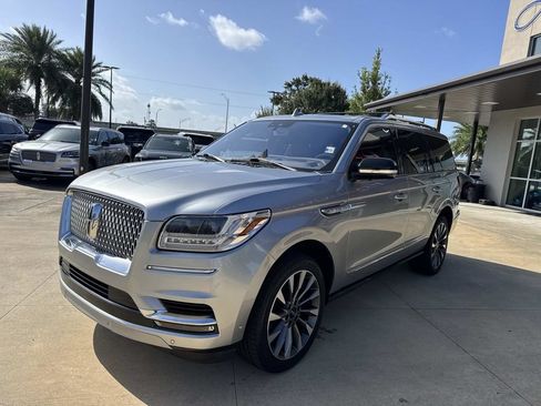 Used 2021 Lincoln Navigator Reserve w/ Luxury Package AWD/4WD image 4