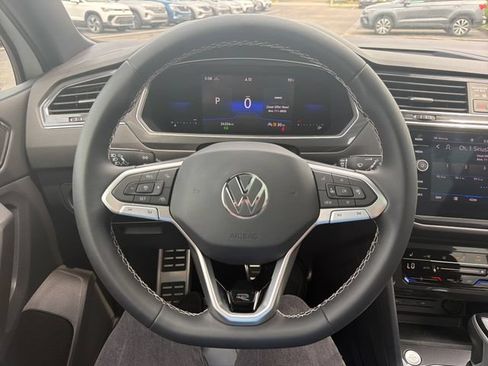 Certified 2023 Volkswagen Tiguan SE R-Line AWD/4WD image 15