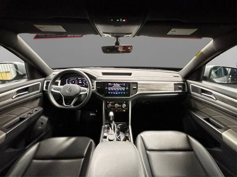 Used 2022 Volkswagen Atlas Cross Sport SE image 28