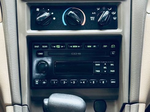 Used 2003 Ford Mustang Premium image 18