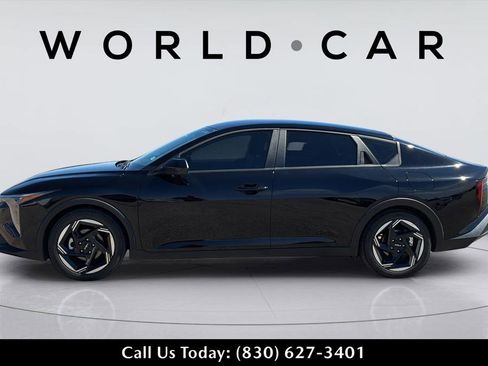 Used 2025 Kia K4 EX image 12