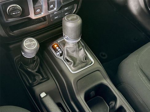 Used 2022 Jeep Wrangler Sport AWD/4WD image 10