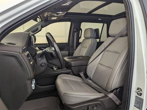 Used 2021 GMC Yukon SLT w/ SLT Premium Package image 5