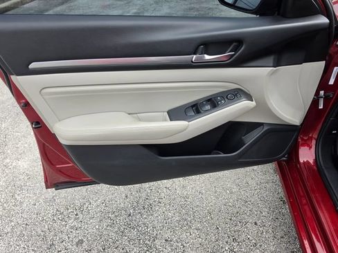 Used 2019 Nissan Altima 2.5 SV AWD/4WD image 17