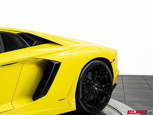 Used 2015 Lamborghini Aventador LP 700-4 AWD/4WD image 13