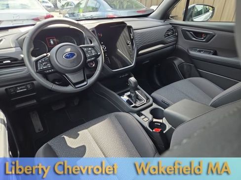 Used 2025 Subaru Forester Premium AWD/4WD image 12