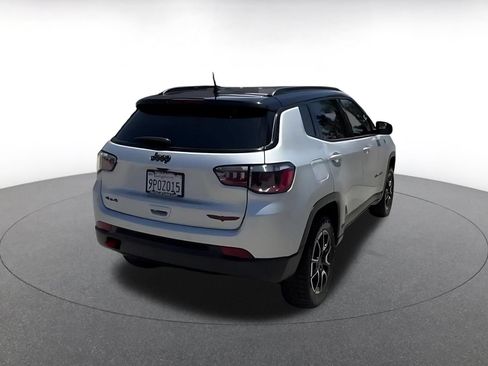 Used 2025 Jeep Compass Trailhawk AWD/4WD image 11