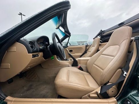 Used 2000 MAZDA MX-5 Miata image 21