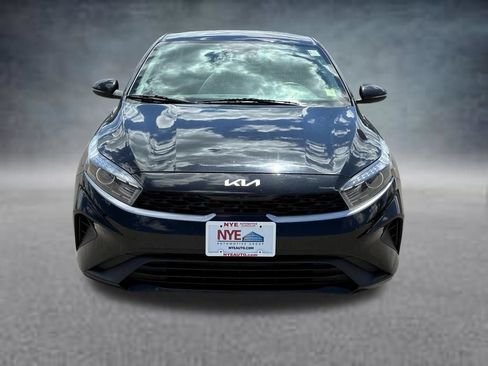 Used 2022 Kia Forte LXS w/ LXS Technology Package FWD image 9