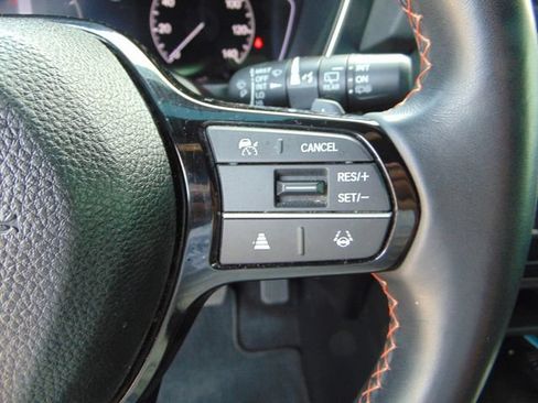 Used 2025 Honda Pilot Sport image 17
