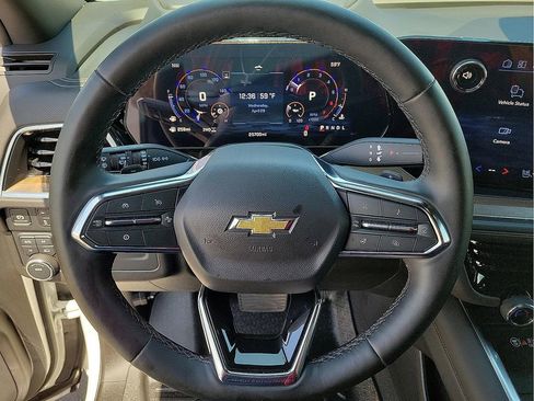 Used 2025 Chevrolet Tahoe High Country AWD/4WD image 16