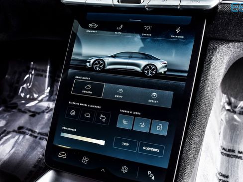 Used 2024 Lucid Air Touring image 28