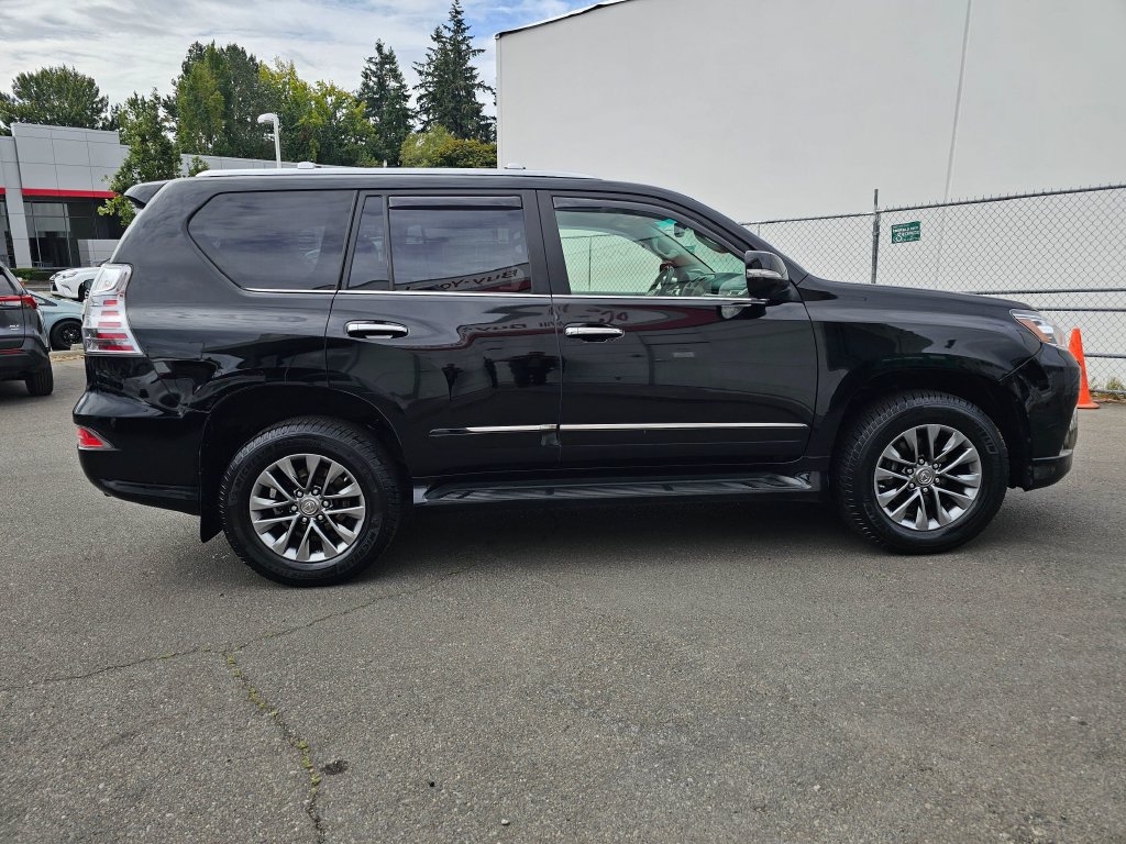 Used 2015 Lexus GX 460 w/ Premium Package AWD/4WD image 8