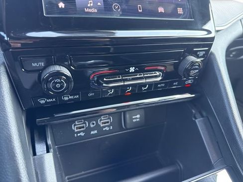 New 2026 Jeep Grand Cherokee Laredo AWD/4WD image 19