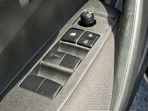 Used 2021 Toyota Corolla LE FWD image 23