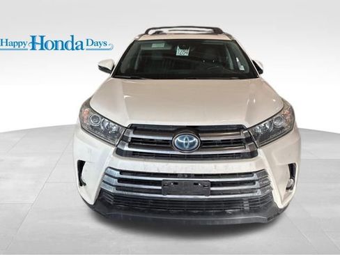 Used 2017 Toyota Highlander Limited Platinum image 4