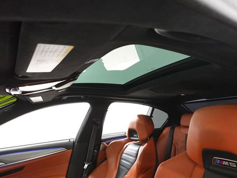 Used 2019 BMW M5 image 13