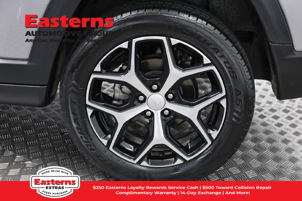 Used 2024 Jeep Compass Latitude AWD/4WD image 33