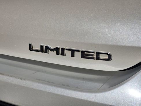 Used 2021 Toyota Highlander Limited image 19