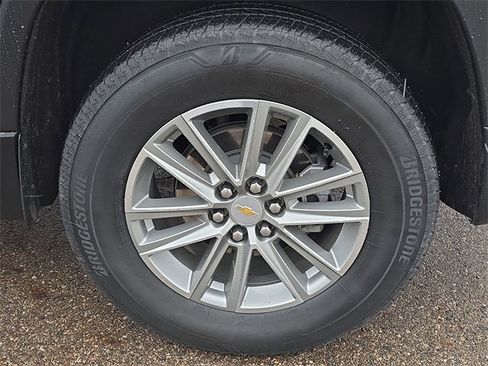 Used 2023 Chevrolet Traverse LT w/ LPO, Floor Liner Package image 31