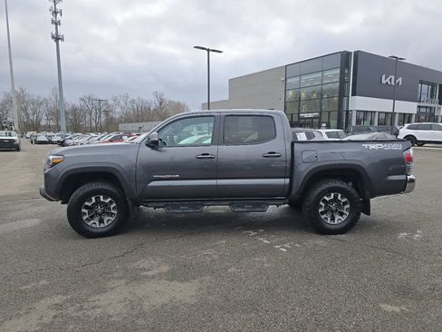 Used 2023 Toyota Tacoma TRD Off-Road image 11