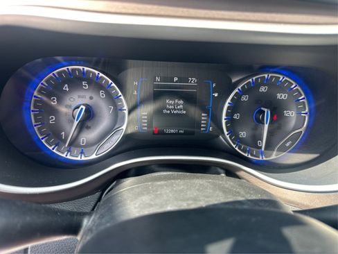 Used 2022 Chrysler Voyager LX FWD image 26