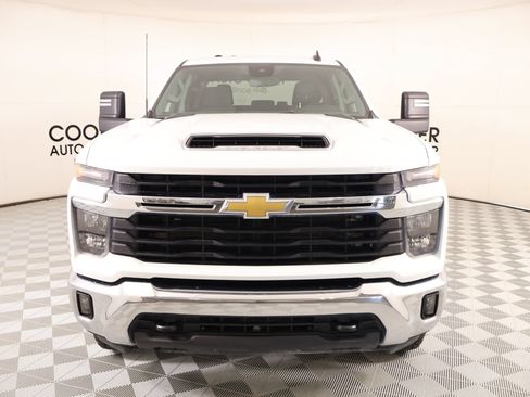 Used 2025 Chevrolet Silverado 2500 LT AWD/4WD image 10