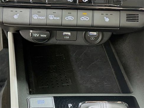 Used 2023 Hyundai Elantra Limited image 18
