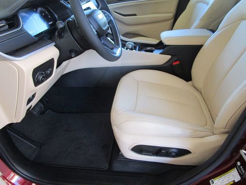 New 2025 Jeep Grand Cherokee L Limited w/ Luxury Tech Group II image 25